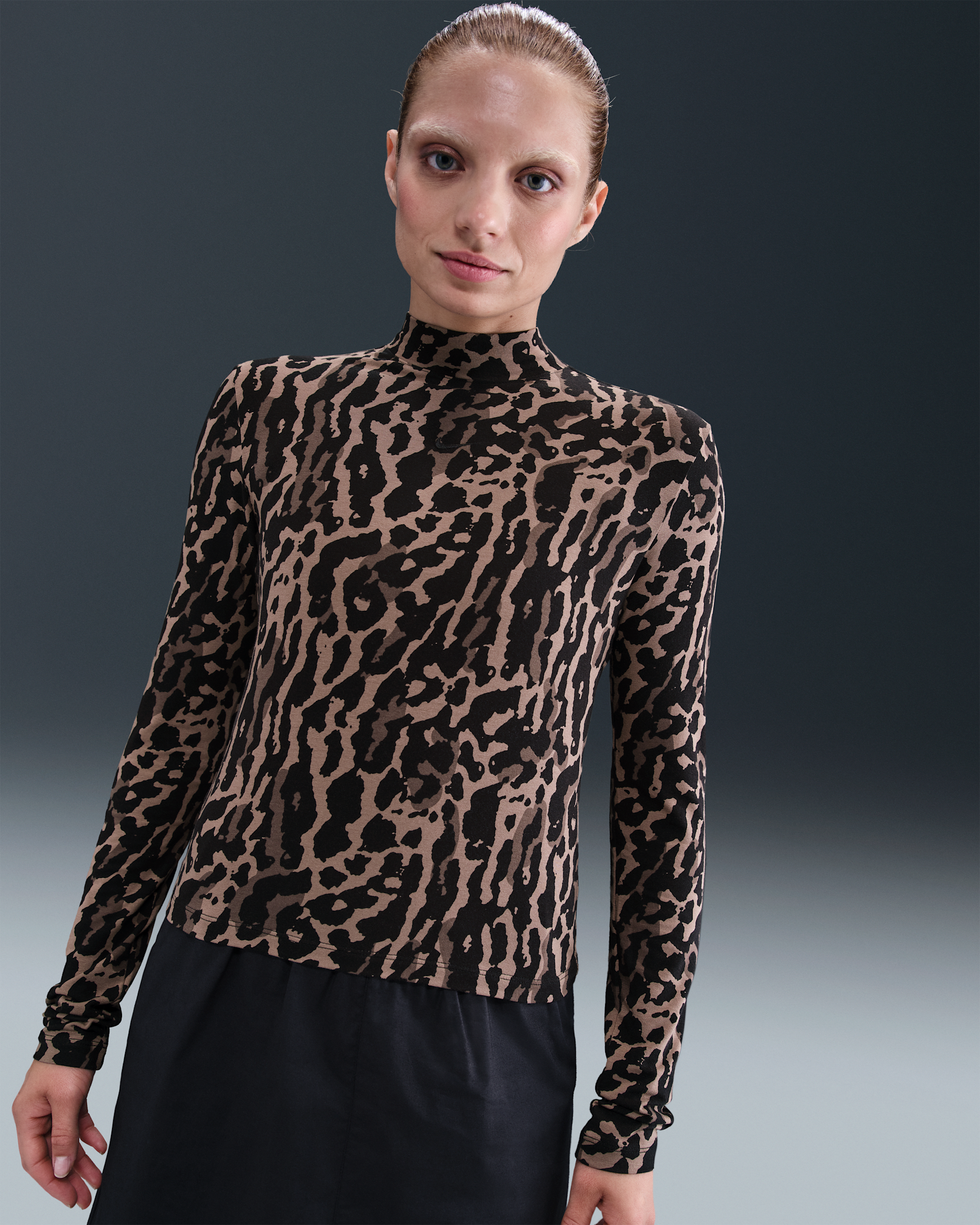 Nike Sportswear Chill Knit Dar Kesimli Uzun Kollu Kadın Tişörtü